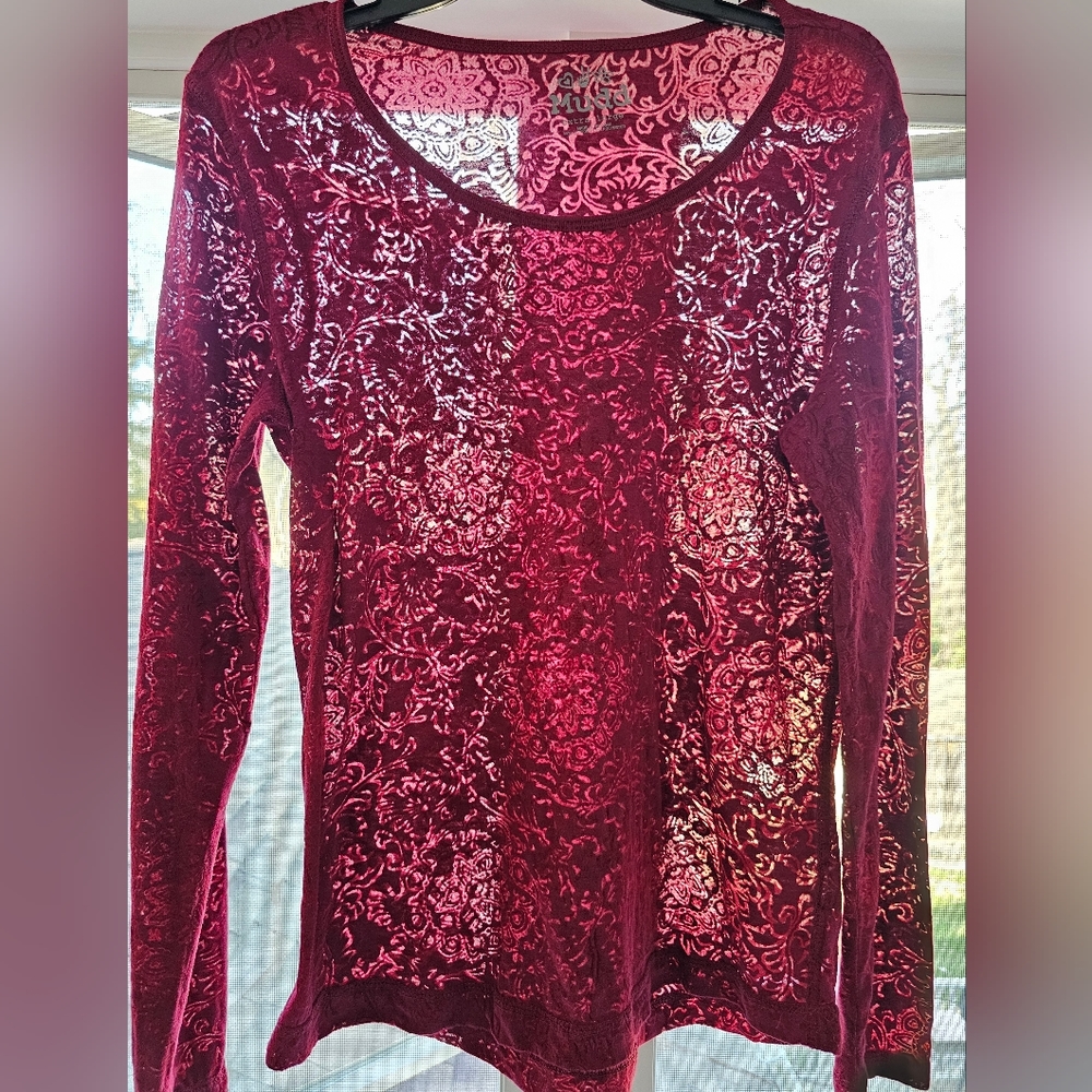 Mudd long sleeve top with pretty lace design - Picture 4 of 5